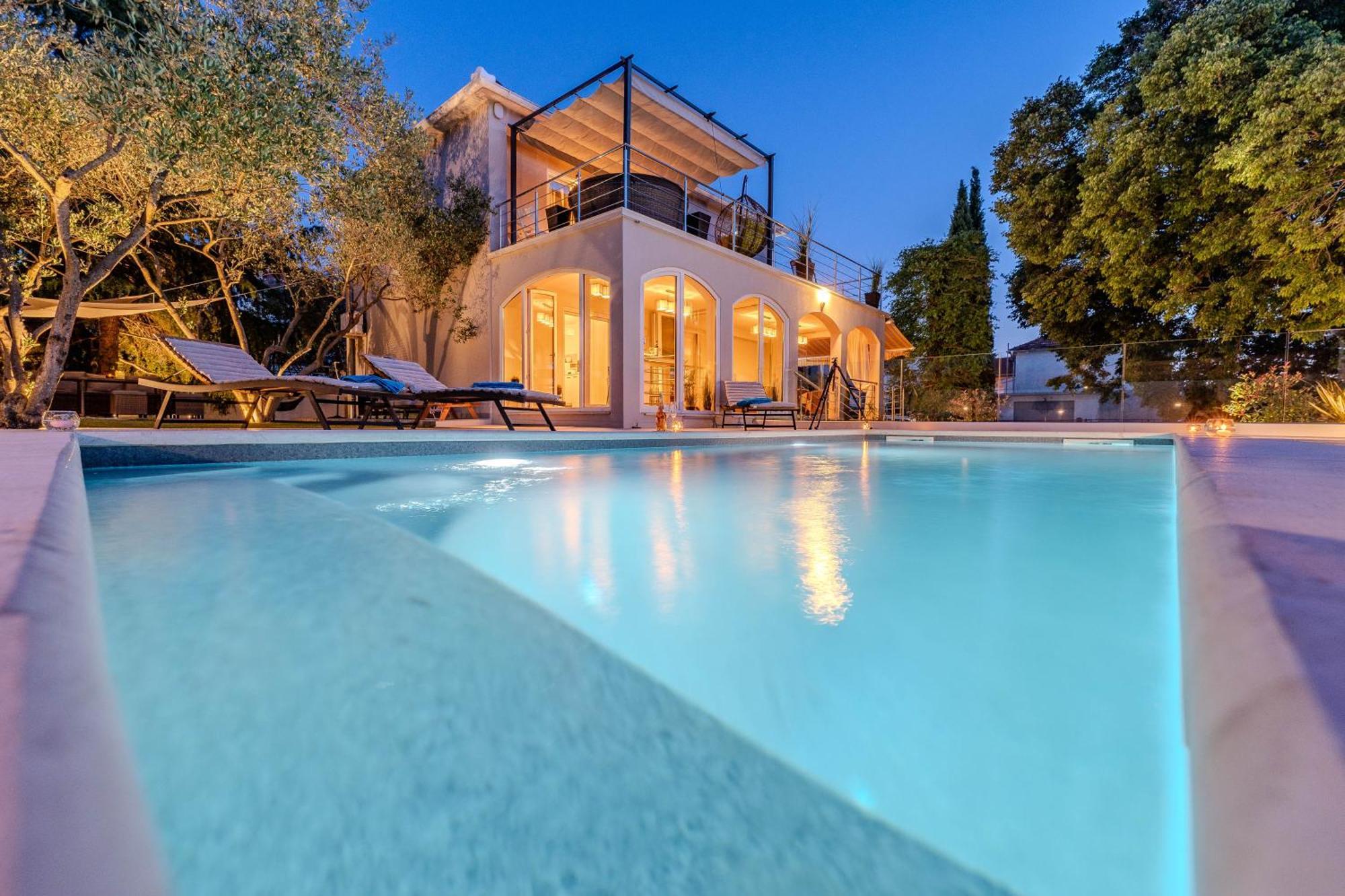 B&d For The Complete Pleasure Of Vacation !heated! Private Pool! Oasis In The Center Of Zadar, 100m From The Sea