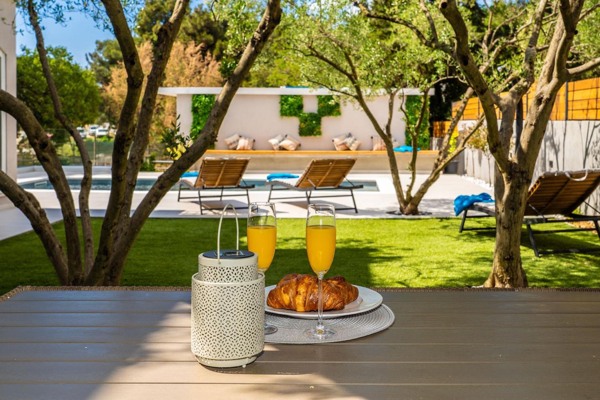 B&d For The Complete Pleasure Of Vacation !heated! Private Pool! Oasis In The Center Of Zadar, 100m From The Sea Villa Zadar